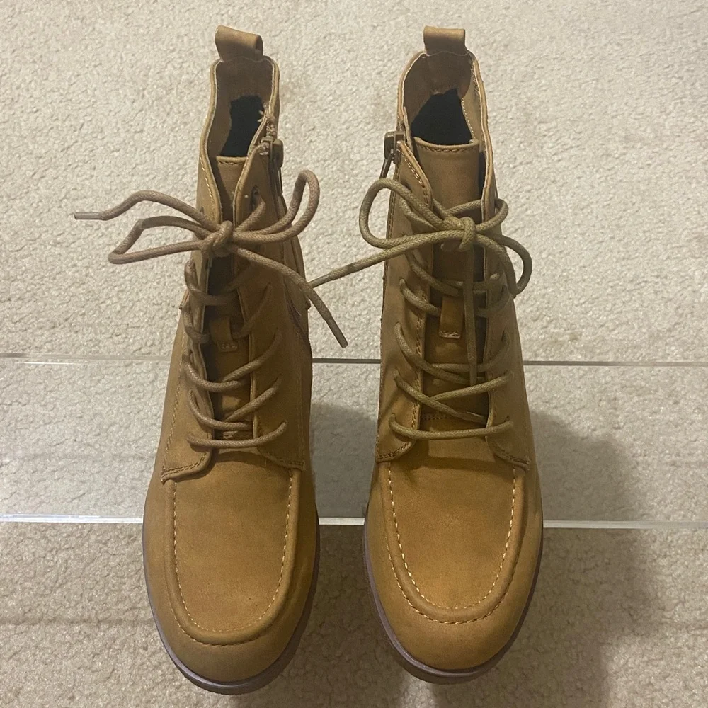 Naturalizer new without